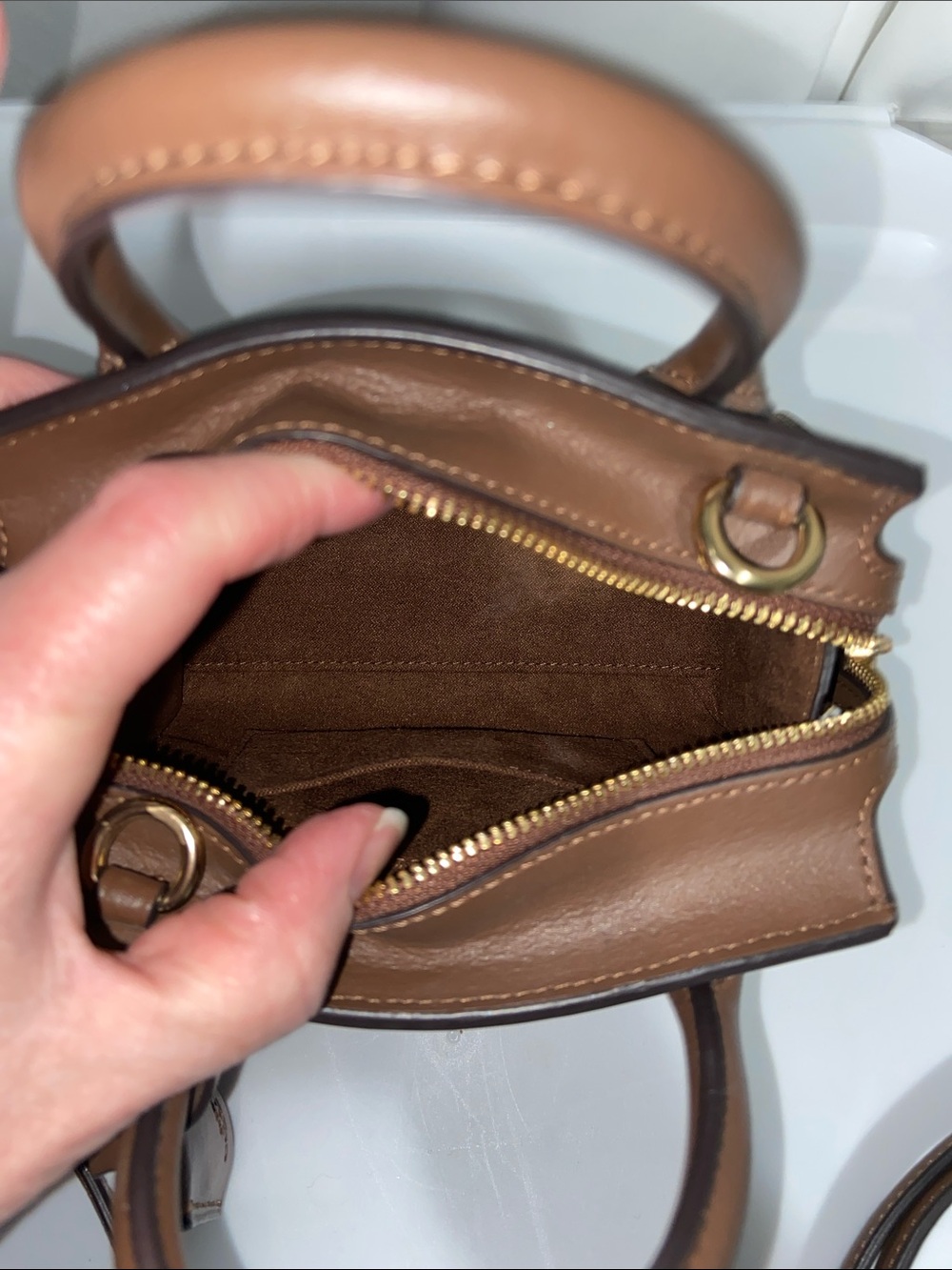 COACH Mini Andrea Carryall - Picture 7 of 11